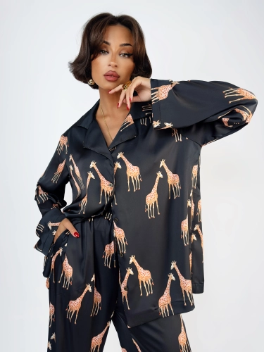 Пижама женская c брюками и рубашкой с принтом Жирафы