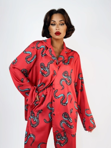 Пижама женская c брюками и рубашкой с принтом Змей